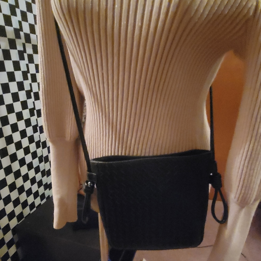 Universal Thread Purse and Simply Vera Wallet